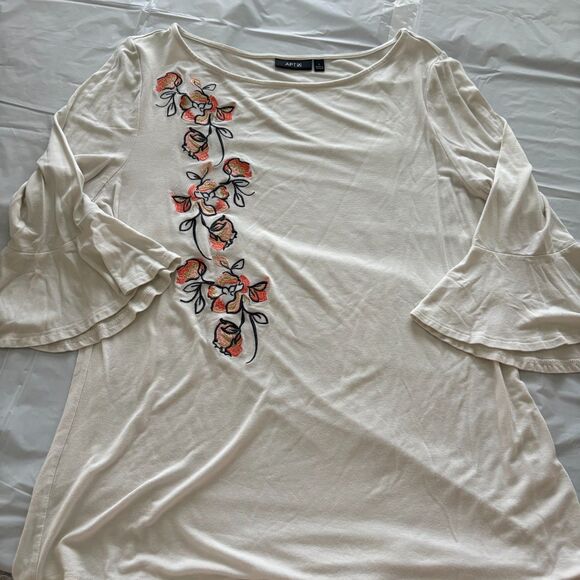 Apt 9 Tunic White w/Floral Embroidered Design Size Large EUC - Picture 6 of 10